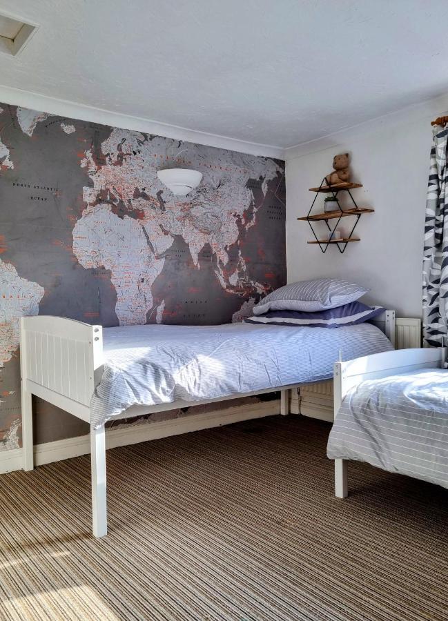 קאוז 2 Bedroom House Within Walking Distance Of Town מראה חיצוני תמונה